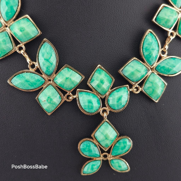 Amrita Singh Green Leaf Statement Necklace Bold With Gold Tone Accents - Picture 2 of 10